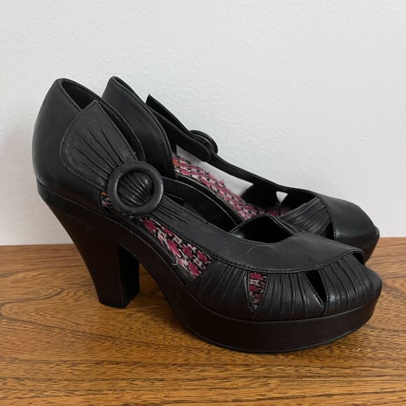 Rocket Dog - Retro Platform Heels - Picture 2 of 5